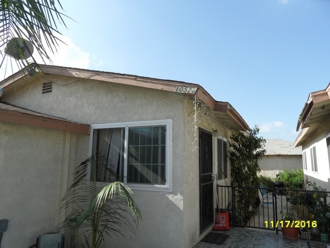 Building Photo - 10521 S Grevillea Ave