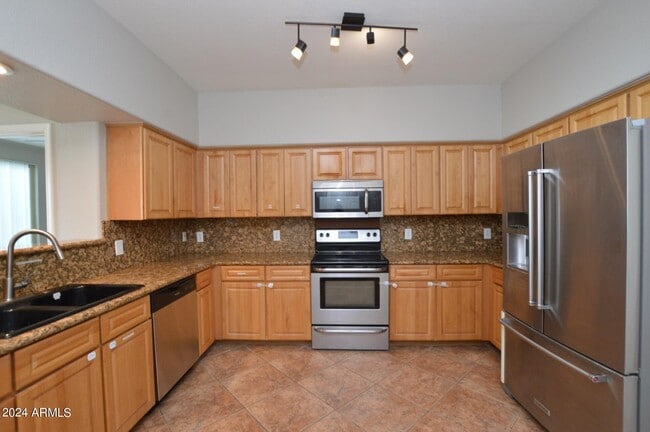 Foto del edificio - 425 Rio Salado Pkwy