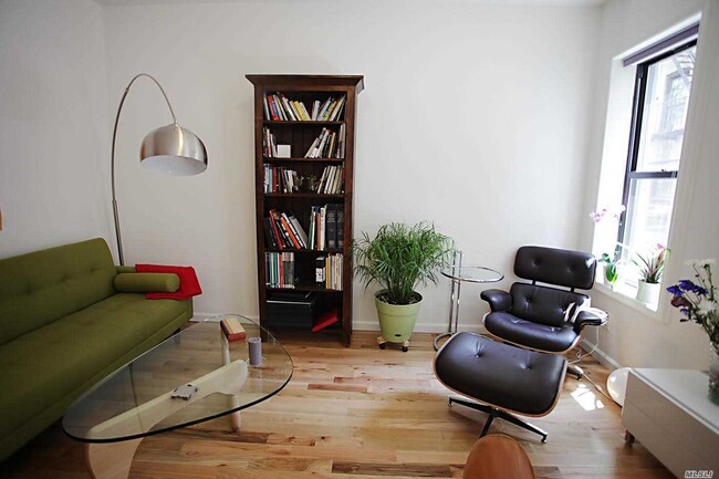 Foto del edificio - 590 Parkside Ave