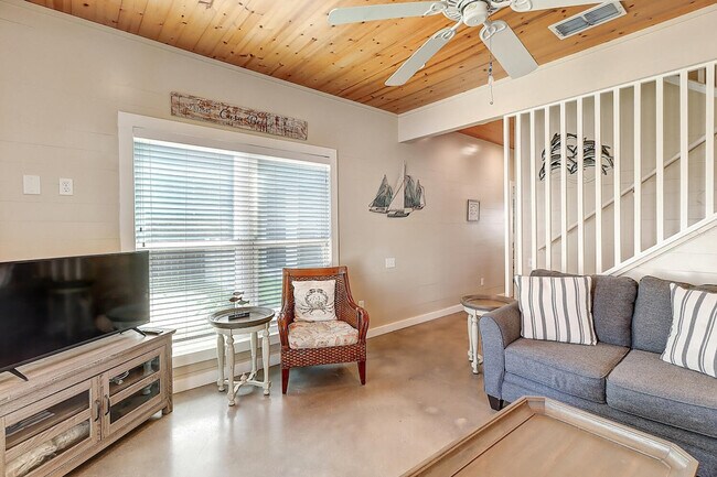 Foto del edificio - 2606 Eleventh Street-SI ID1023248P