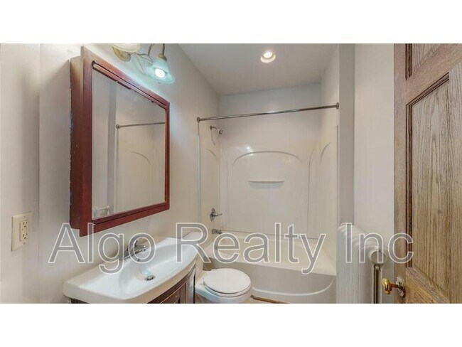 Foto del edificio - 609 Snelling Ave N