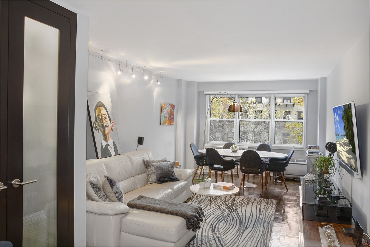 Foto principal - 166 E 35th St