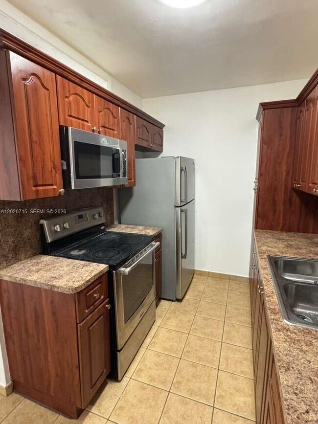 Foto del edificio - 4035 SW 11th St