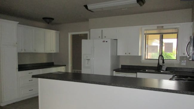 Building Photo - 2026 Harvard Dr