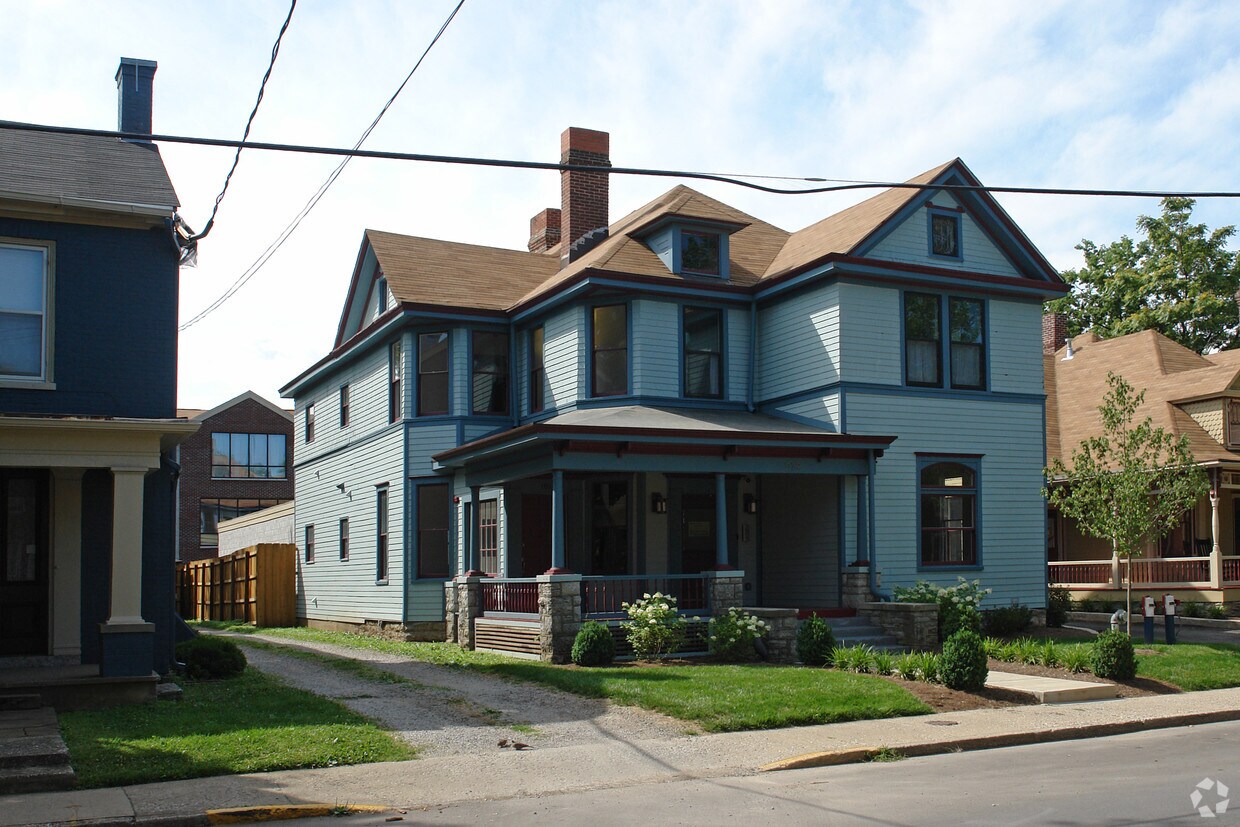 Primary Photo - 372 S Upper St