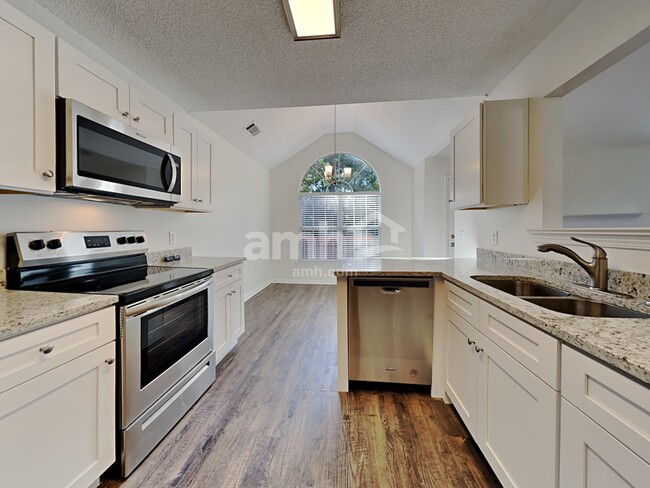 Foto del edificio - 170 Belle Grove Cir