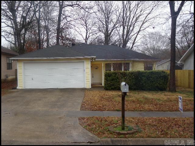 Primary Photo - 11 Redleaf Cir