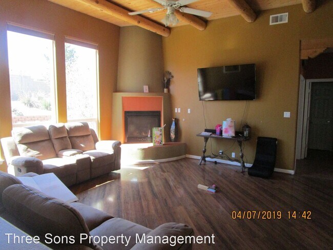 Building Photo - 4 br, 3 bath House - 6120 Cielo Grande