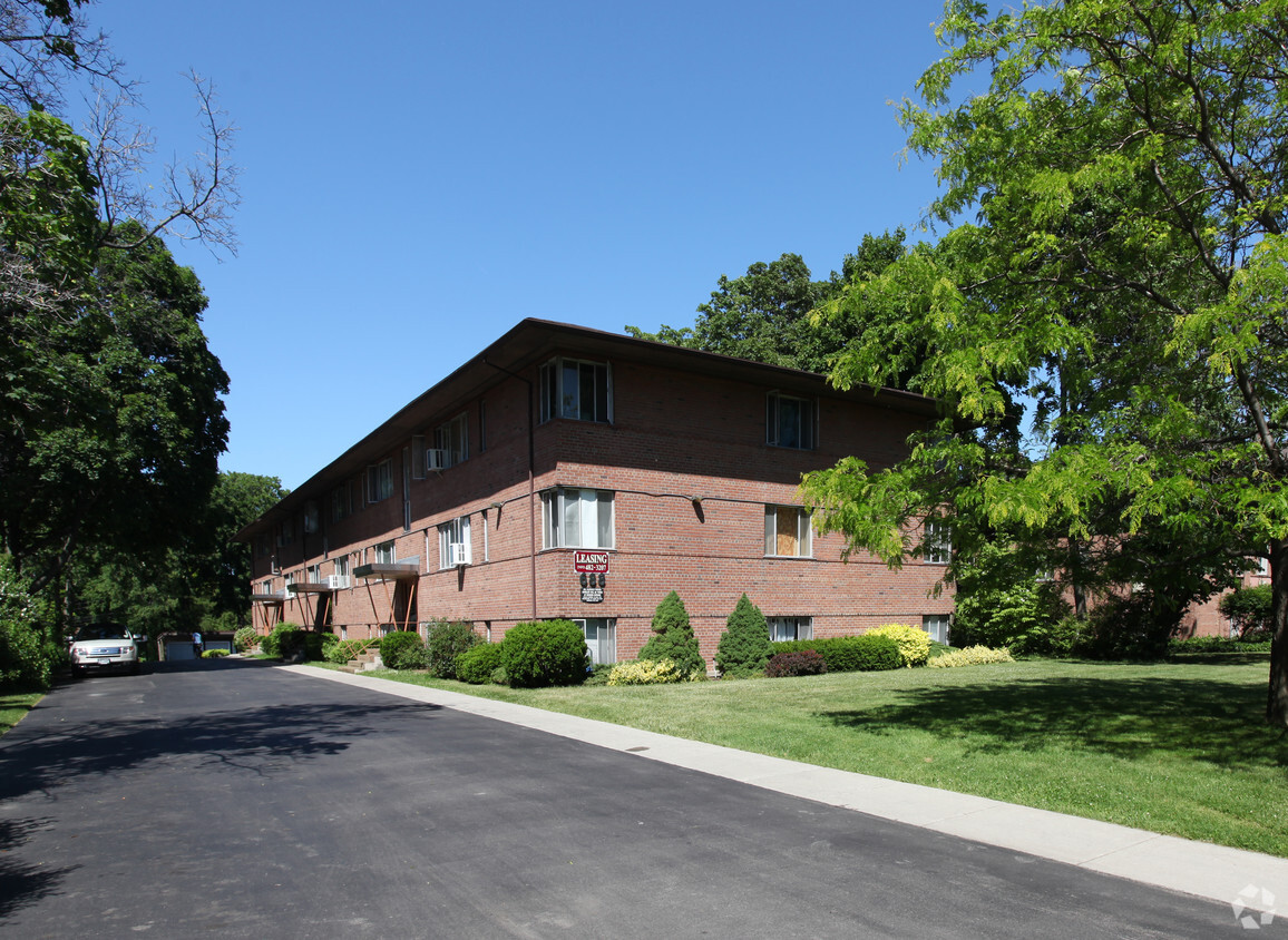 Building Photo - 700 East Ave