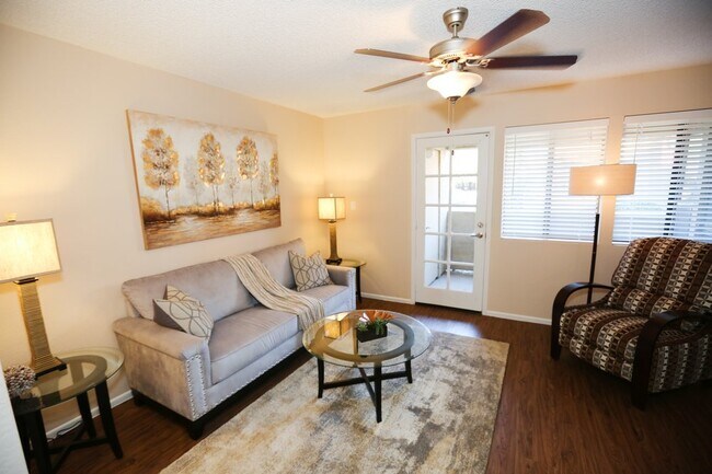 Foto del edificio - 7 W Mohawk Dr