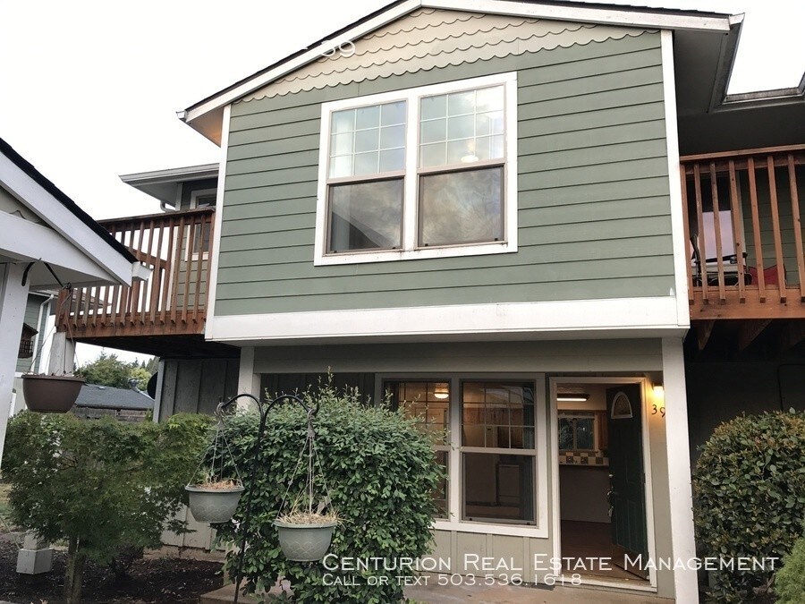 Foto principal - 4788 Skyline Rd S