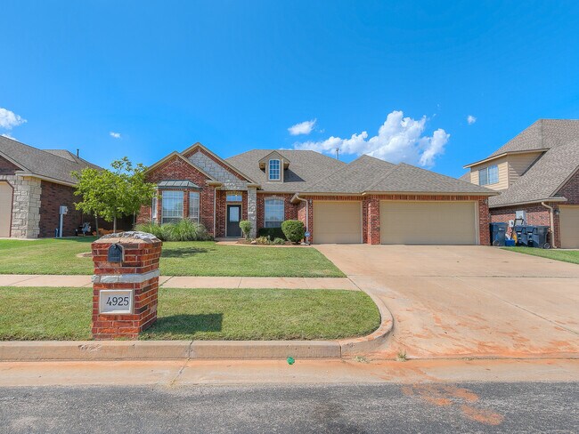 Building Photo - Lone Oak Ridge + Gated Community + 4 beds/2.5 Baths + Storm Shelter + Deer Creek Schools