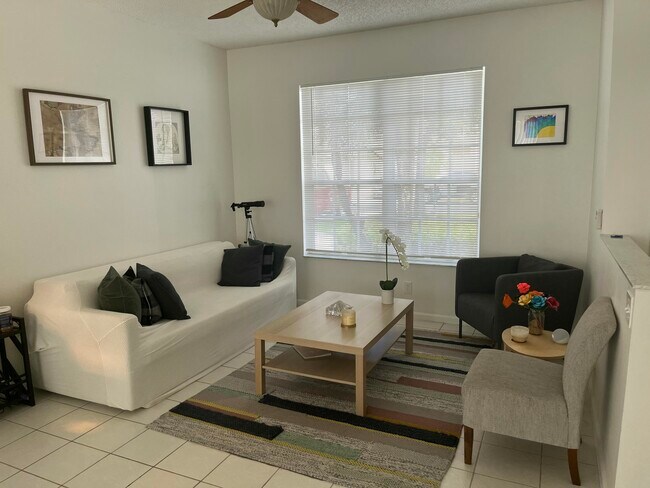 Foto del edificio - 9368 Fox Trot Ln