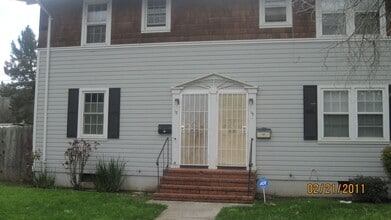 Building Photo - 15 Werden St