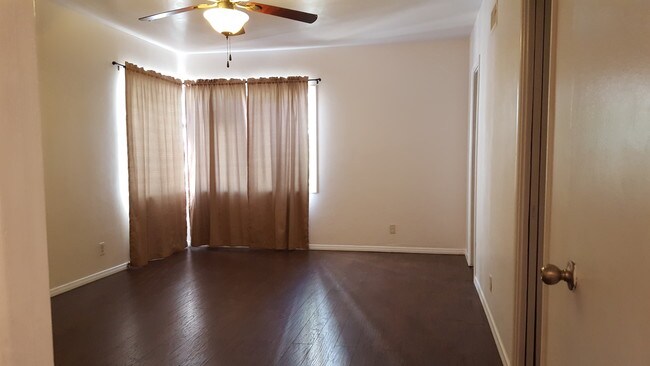 Foto del edificio - 1812 E Ocean Blvd