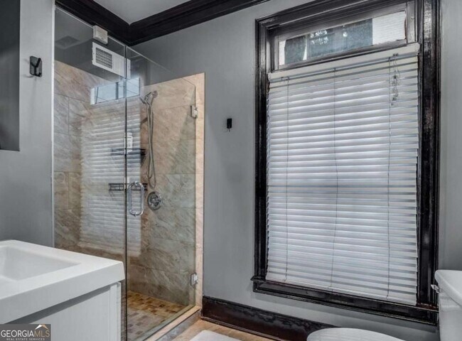 Building Photo - 2846 Piedmont Rd NE