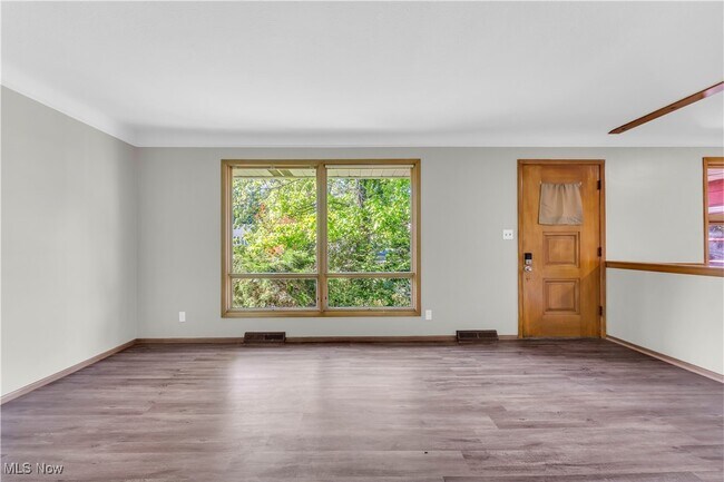 Foto del edificio - 3460 Hetzel Dr
