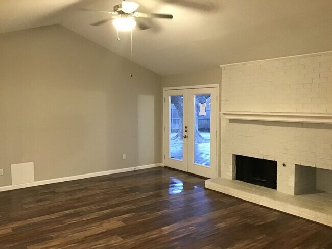 Foto del edificio - 2232 Roundrock