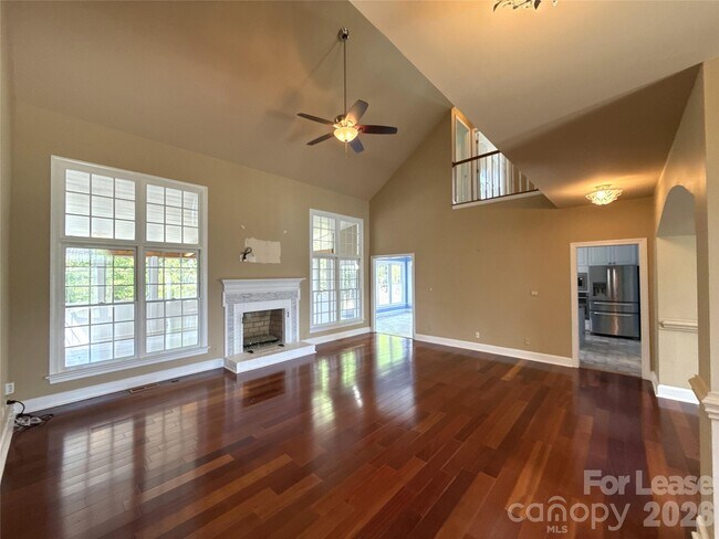 Foto del edificio - 15816 Feeny Ct