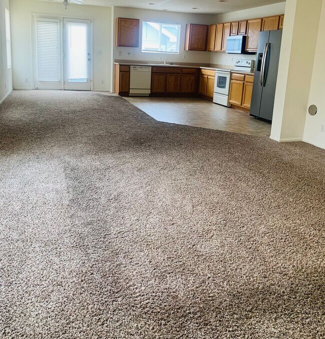 Foto del edificio - 3 Bedroom 2 Bathroom Townhome Close to DIA