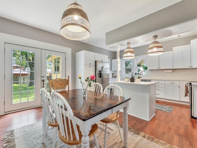 Building Photo - Gorgeous 4 Bedroom Home in RIVERSIDE - Rar...