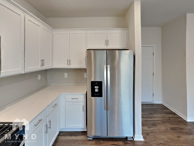 Foto del edificio - 3861 Rosewood Dr