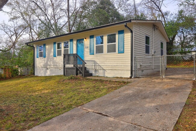 Building Photo - 2477 Thrasher Ave