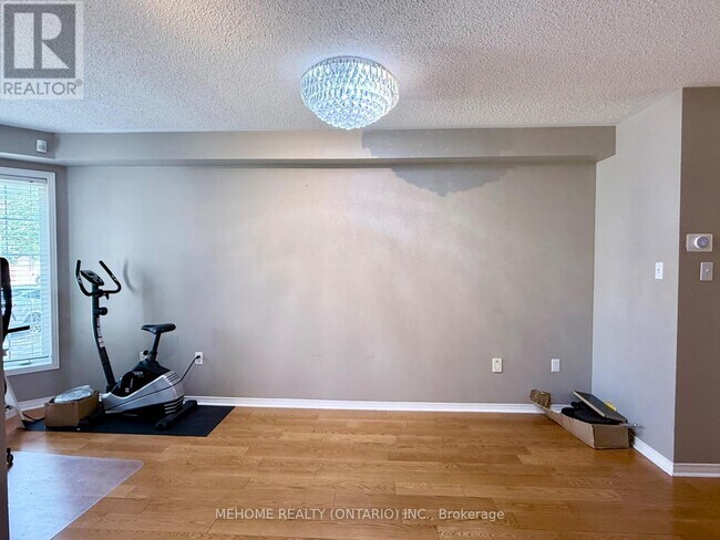Building Photo - 123 Rideau Dr