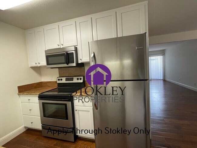 Foto del edificio - Stokley Properties Presents 5020 Valley Cr...