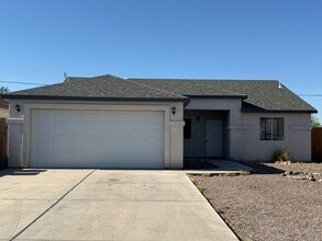 Building Photo - 418 Emery Dr