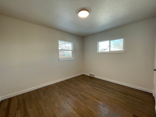 Building Photo - 2415 S Marion St