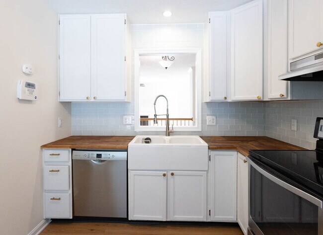 Photo - Lovely Townhome in Stone River