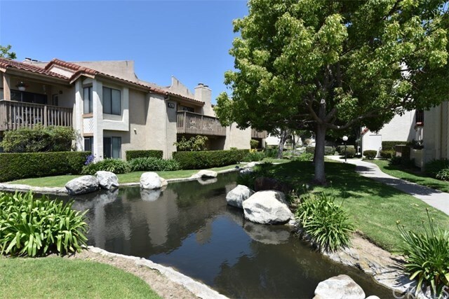 Building Photo - 4831 Lago Dr