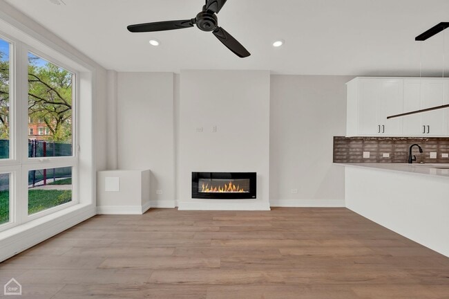 Building Photo - 4609 S St Lawrence Ave