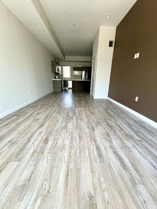 Building Photo - 932 N Marshall St