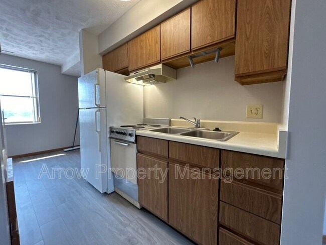 Foto del edificio - 208 E 5-3A