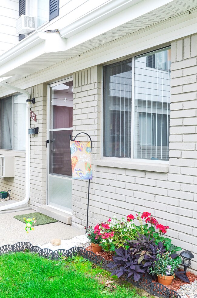 Foto del edificio - Grosvenor North Townhomes