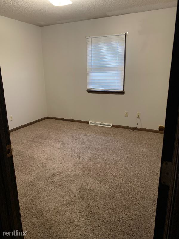 Building Photo - 3 br, 2 bath Townhome - 541 E Lacy St