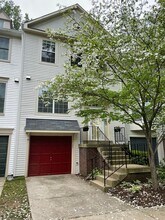 Building Photo - 5833 Pin Oak Commons Ct