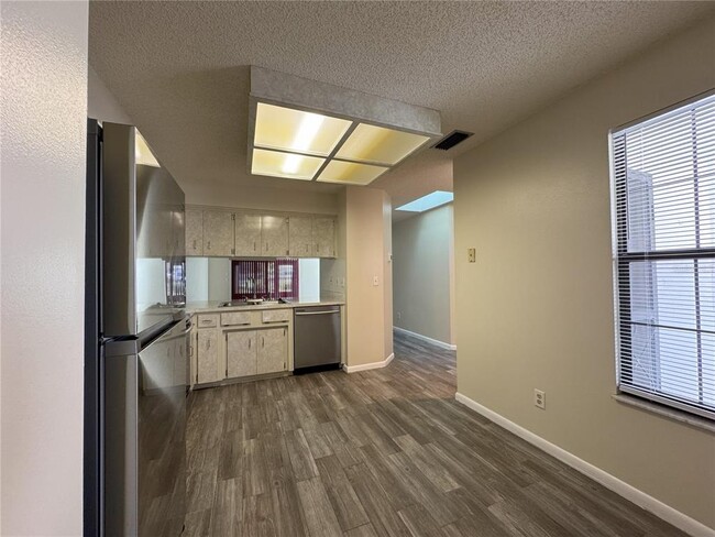 Foto del edificio - 6877 Culpepper Ct