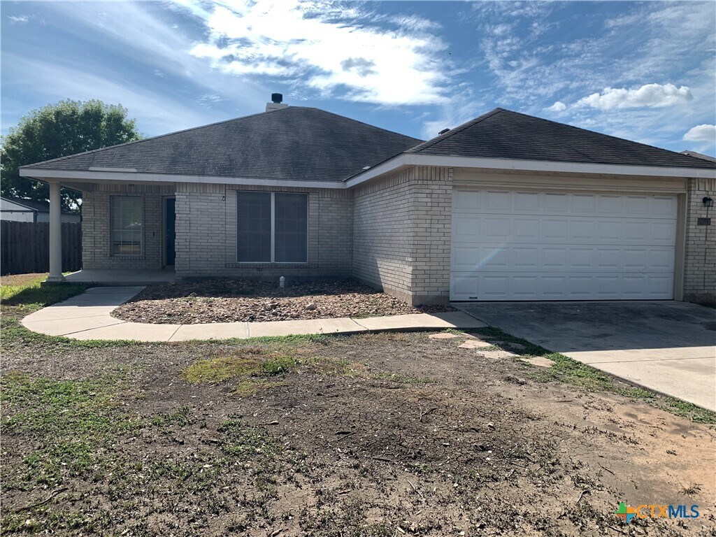 Foto principal - 2614 Dove Crossing Dr