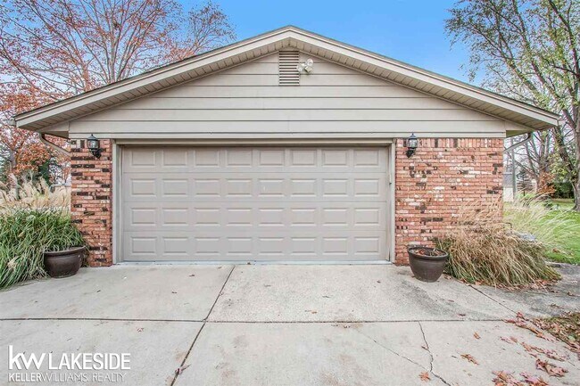 Building Photo - 55144 Monroe Dr