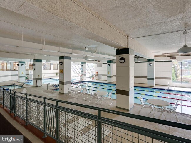 Foto del edificio - 309 Yoakum Pkwy