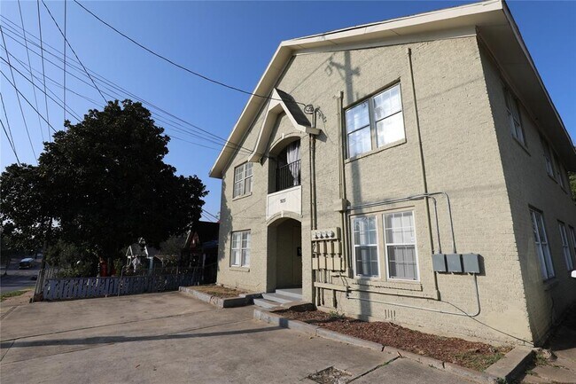 Building Photo - 925 S Tyler St