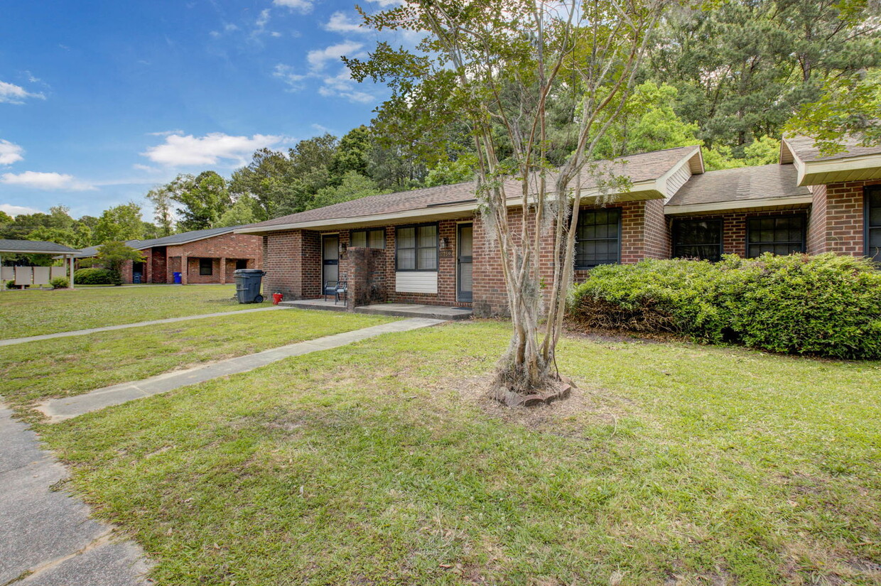 Primary Photo - 2759 Oak Leaf Dr