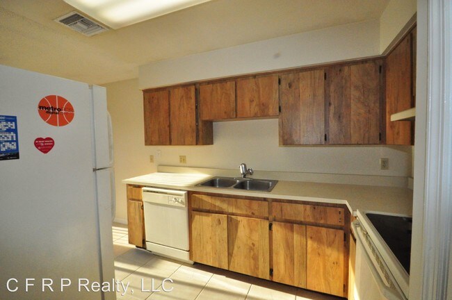 Building Photo - 3 br, 2 bath House - 101 S Lakeview Dr