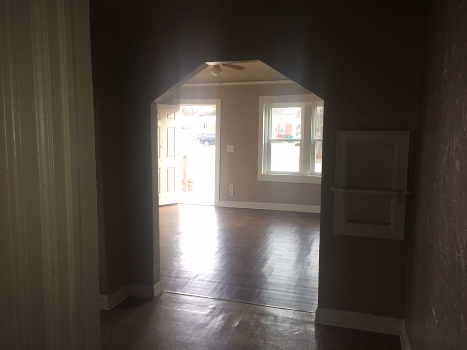 Dining room - 1121 NW 28th St