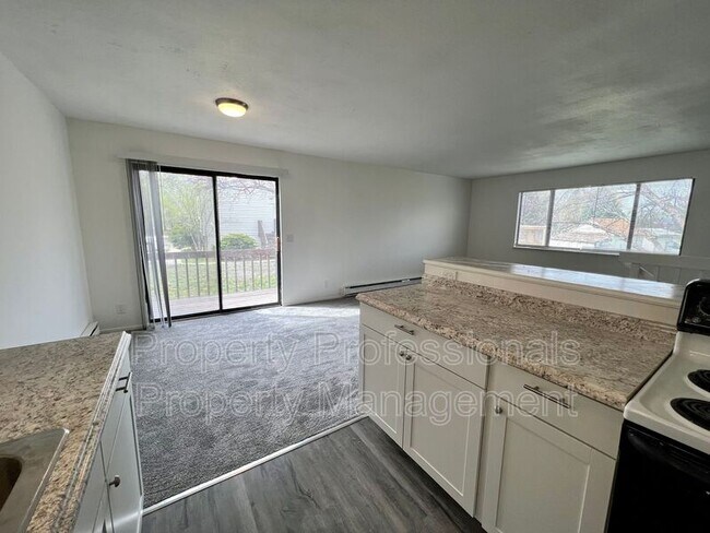Building Photo - 847 Birch Ave