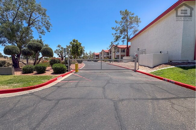 Foto del edificio - 2Bed/2Bath Ground Floor Condo at Elliot Rd/I-10! Move-In Ready on 06/18/2026! – Gated Community!