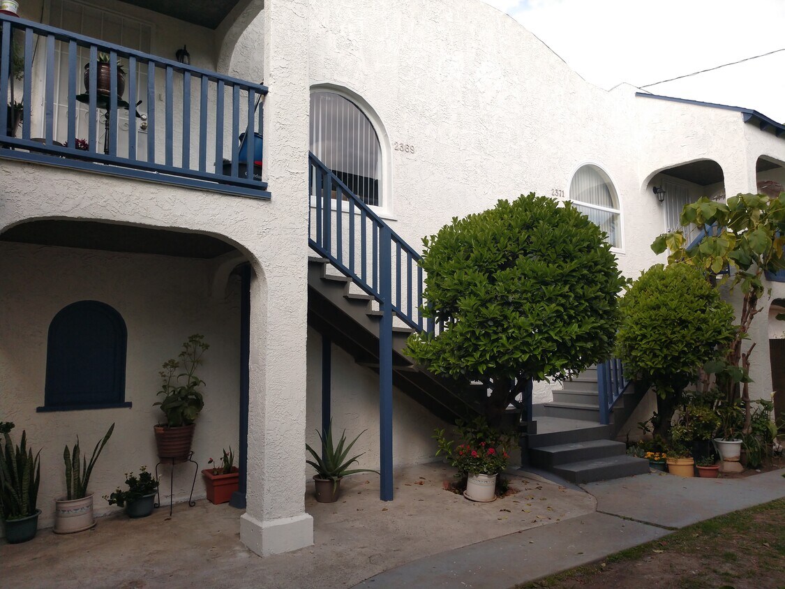Primary Photo - 2369 Eucalyptus Ave